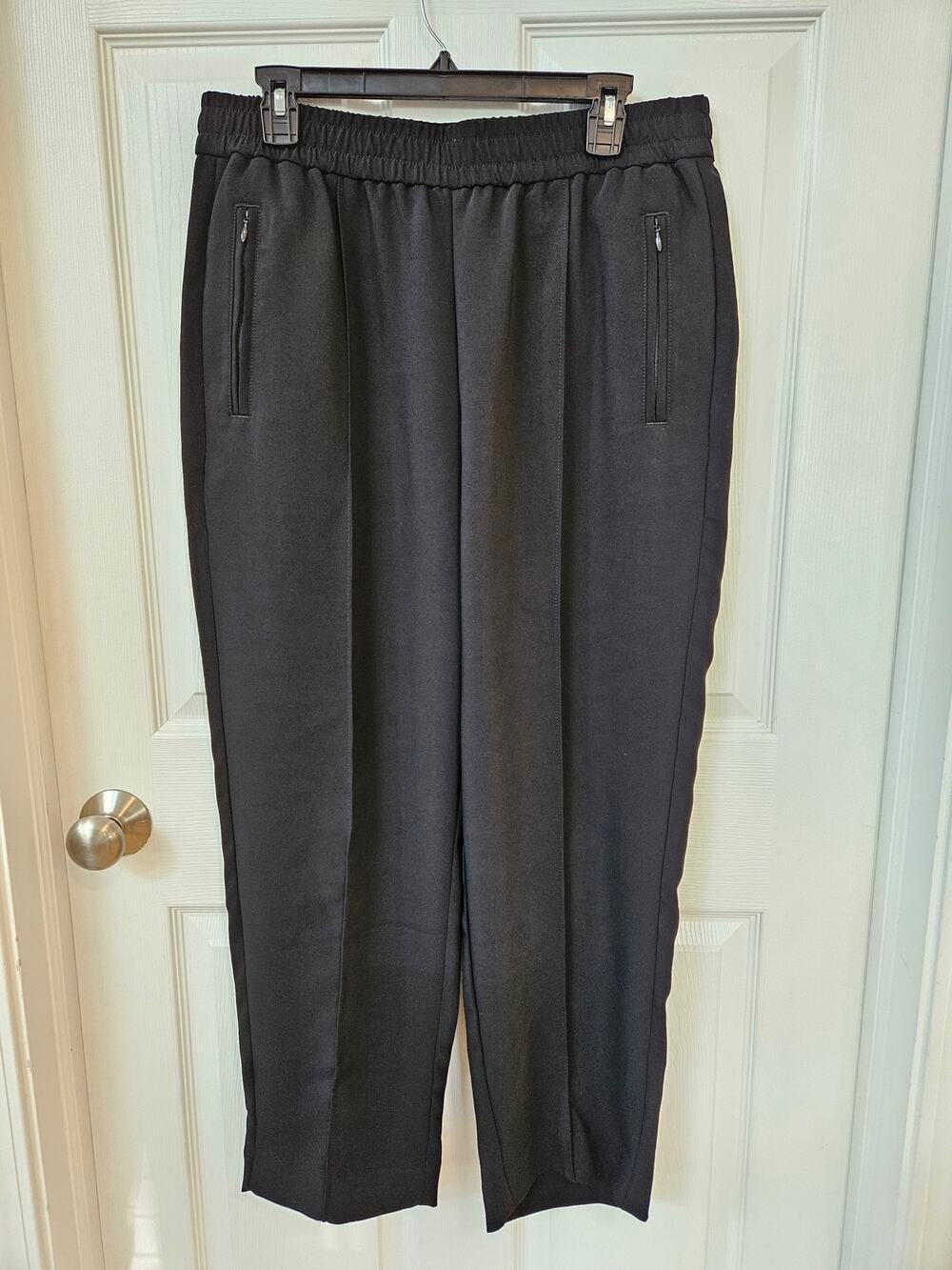 Chico’s Black Pull On Ankle Pants Women’s Size 2 Large Tapered Stretch